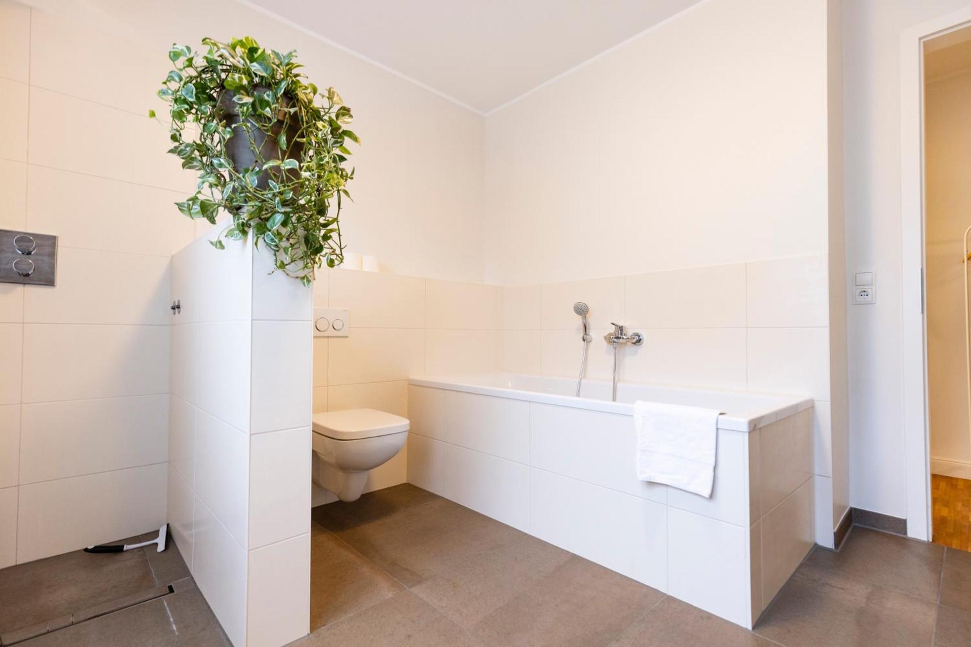 Smartfewo - Home - Zentral - Terrasse - Parkplatz Oldenburg Esterno foto