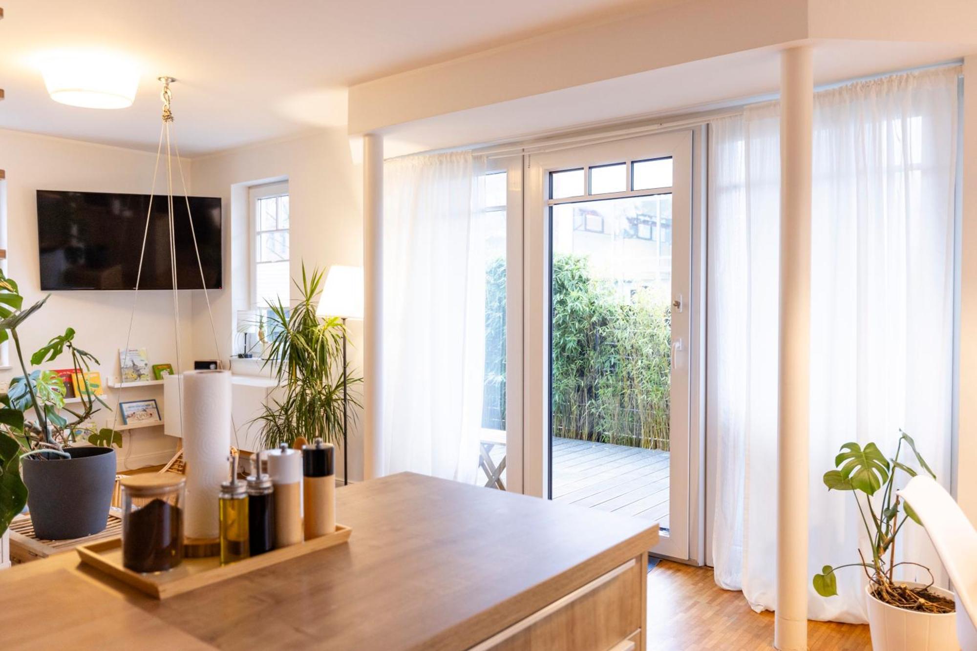 Smartfewo - Home - Zentral - Terrasse - Parkplatz Oldenburg Esterno foto