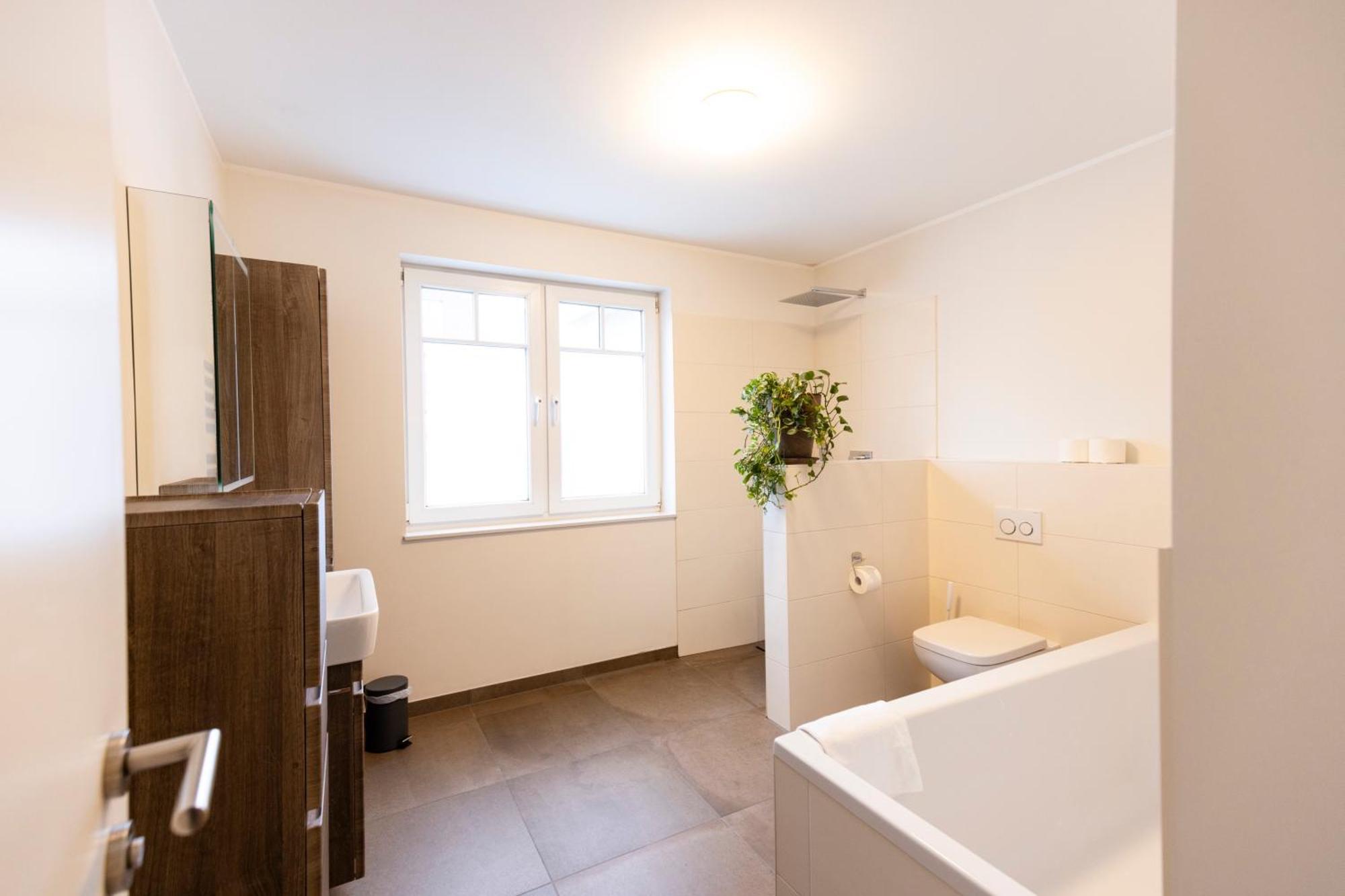 Smartfewo - Home - Zentral - Terrasse - Parkplatz Oldenburg Esterno foto